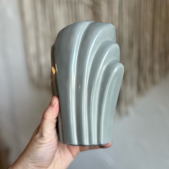 Vintage Mid-Century Art Deco Fan Vase – Gray Ceramic – 1950s/60s Studio Pottery - Picture 2 of 8